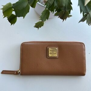 EUC Dooney & Bourke Zip around wallet - Saffiano tan leather